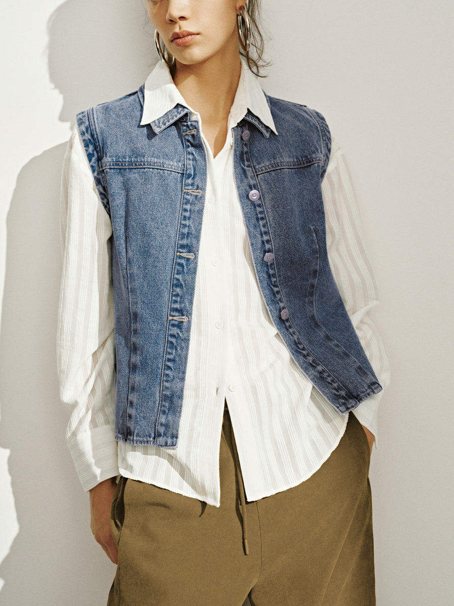 Sleeveless denim jacket