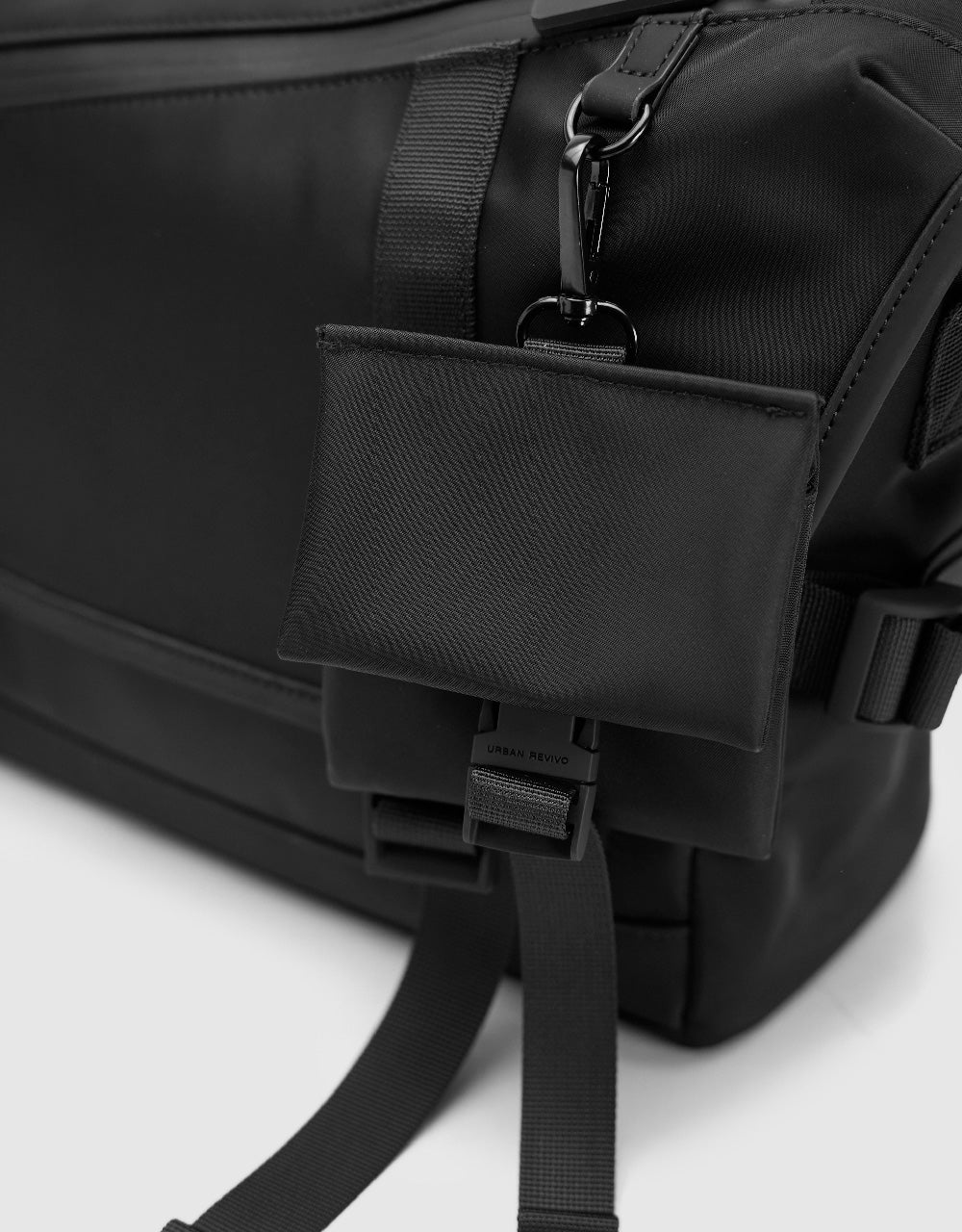 Double Buckles Crossbody Bag With Pouch