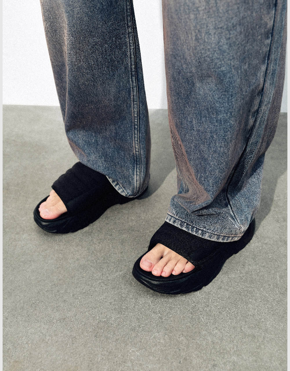 Round Toe Slippers