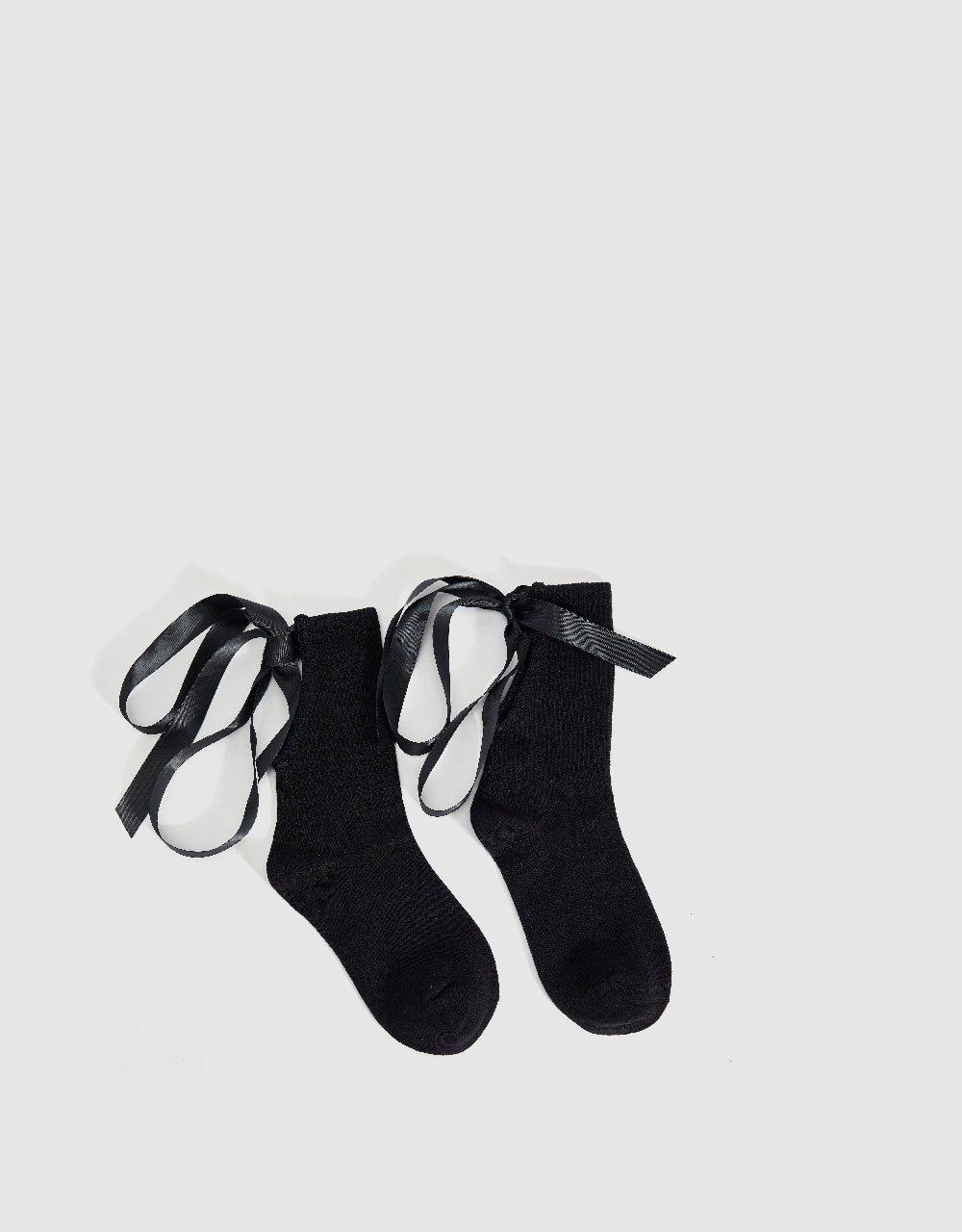 Mid-Length Socks With Ribbon