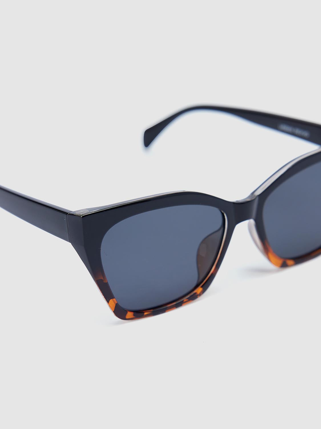 Oversize Cat Eye Sunglasses