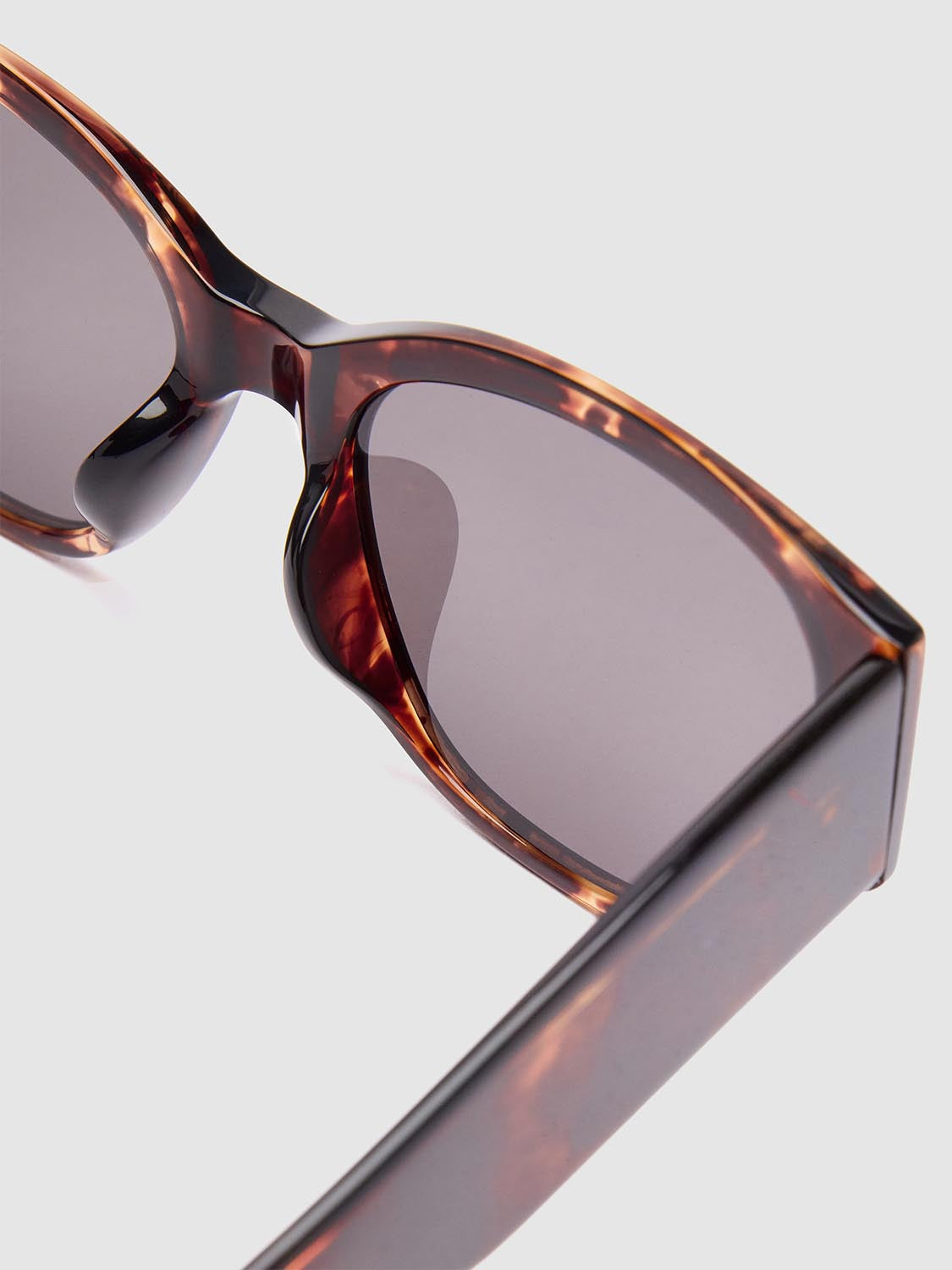 Tortoiseshell Frame Square Sunglasses