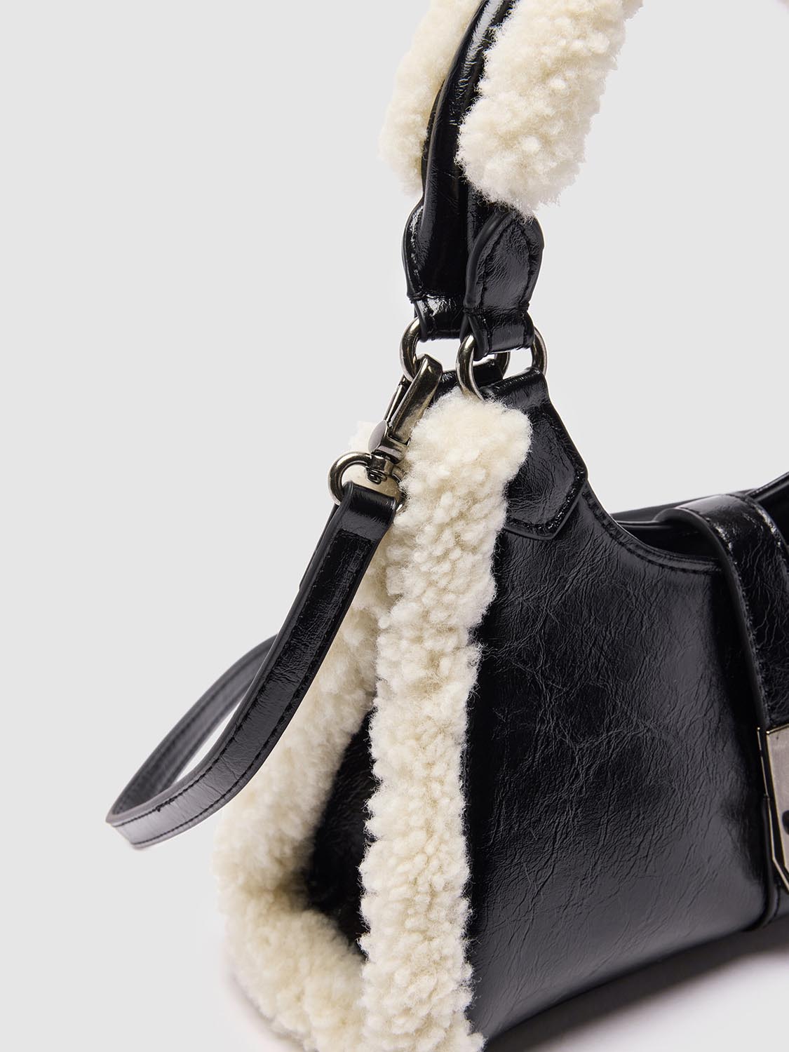 Contrast Handle Shoulder Bags