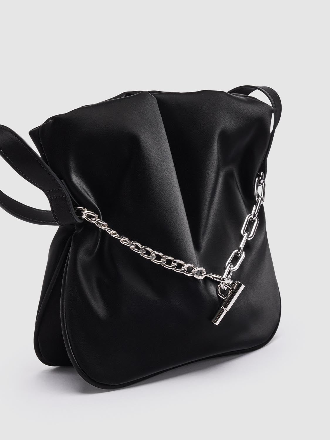 Chain Detail Pouch Shoulder Bags