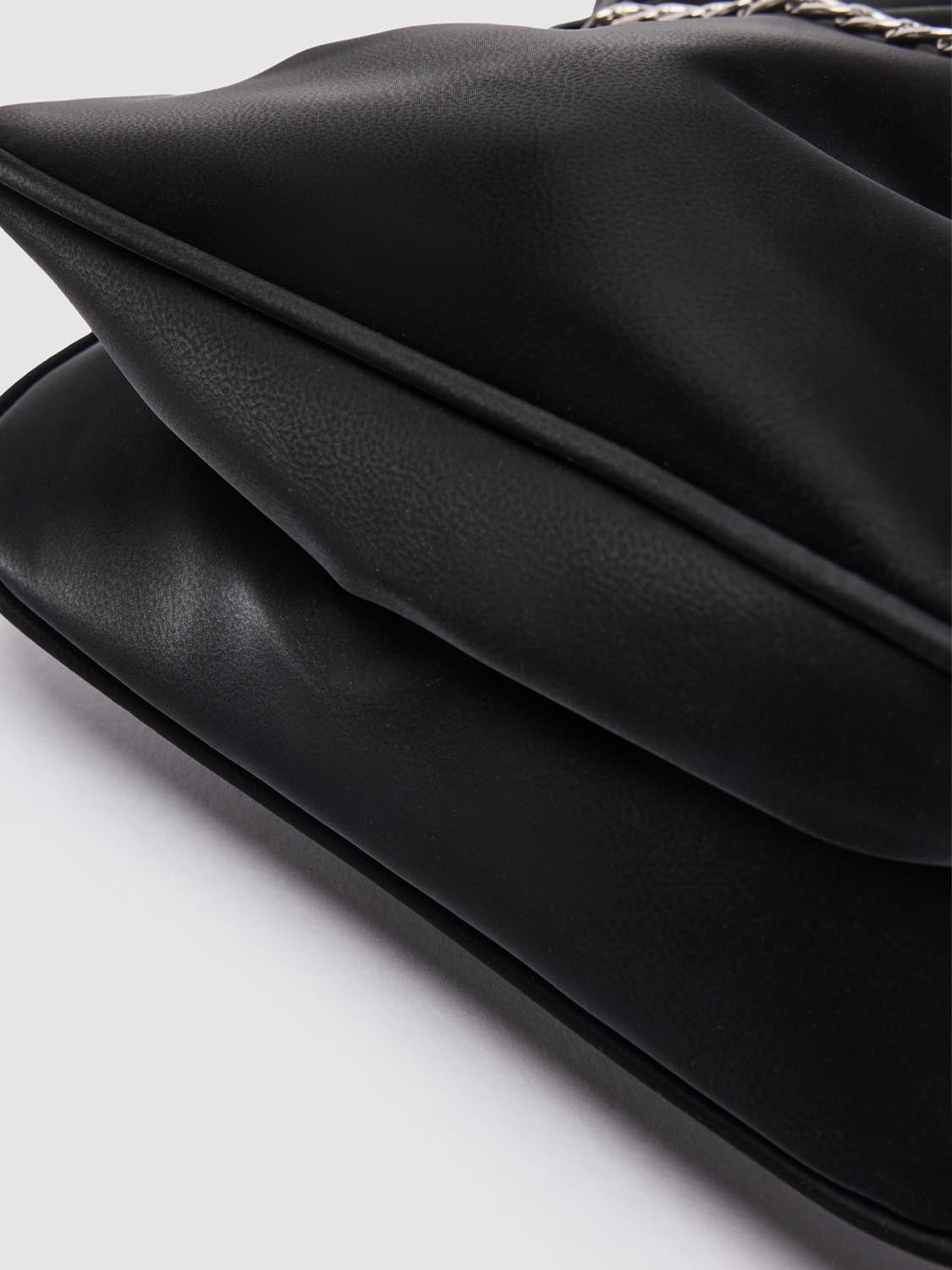 Chain Detail Pouch Shoulder Bags