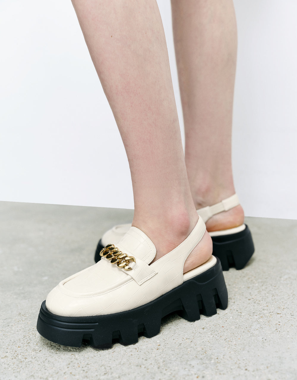 Chain Décor Round Toe Slingbacks