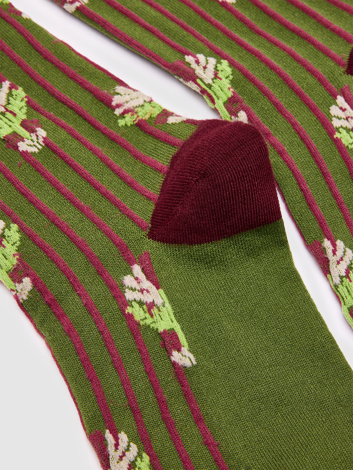 Contrast Frill Embroidered Socks