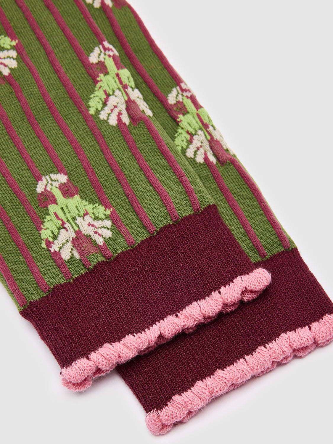 Contrast Frill Embroidered Socks