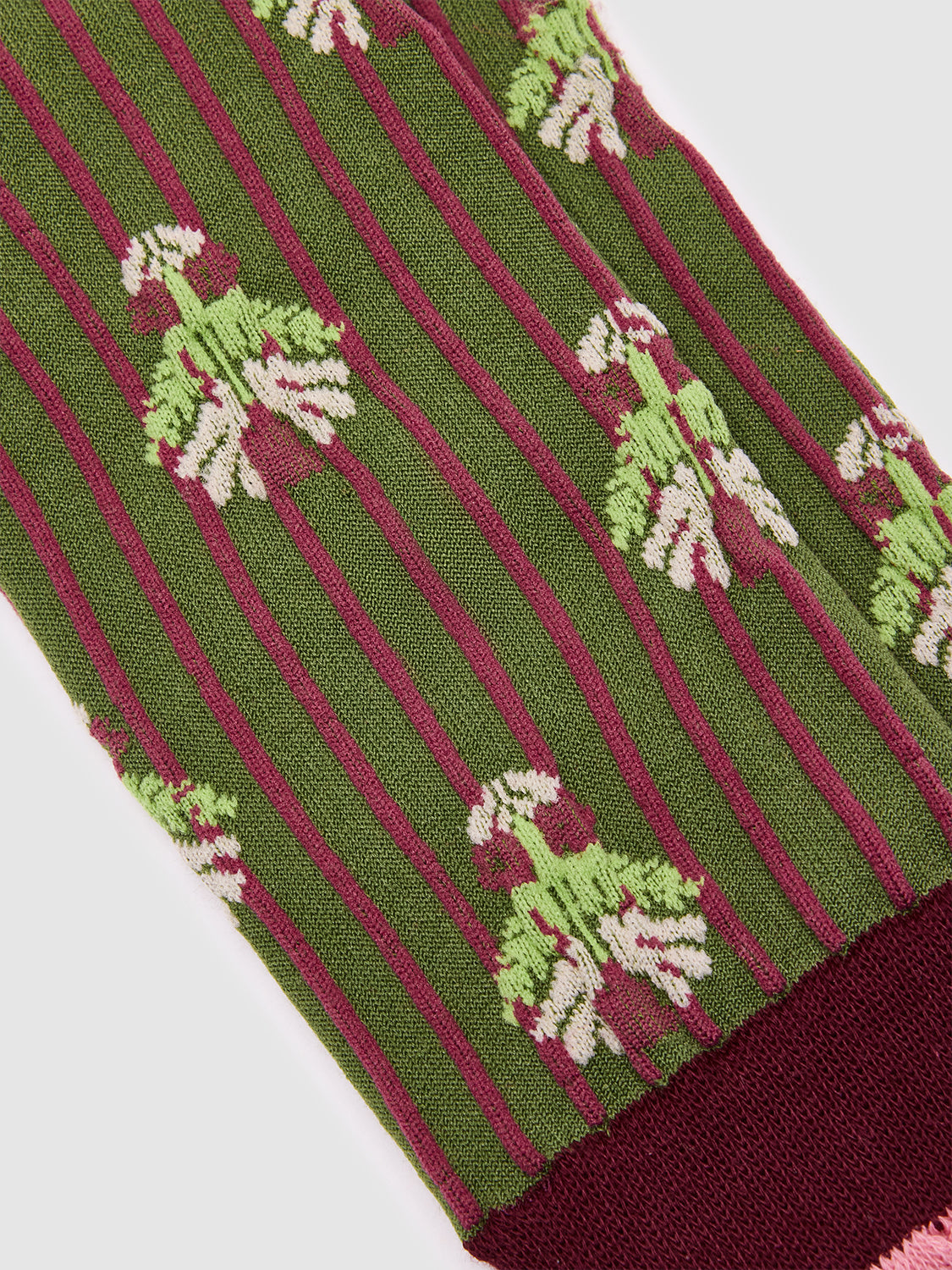 Contrast Frill Embroidered Socks