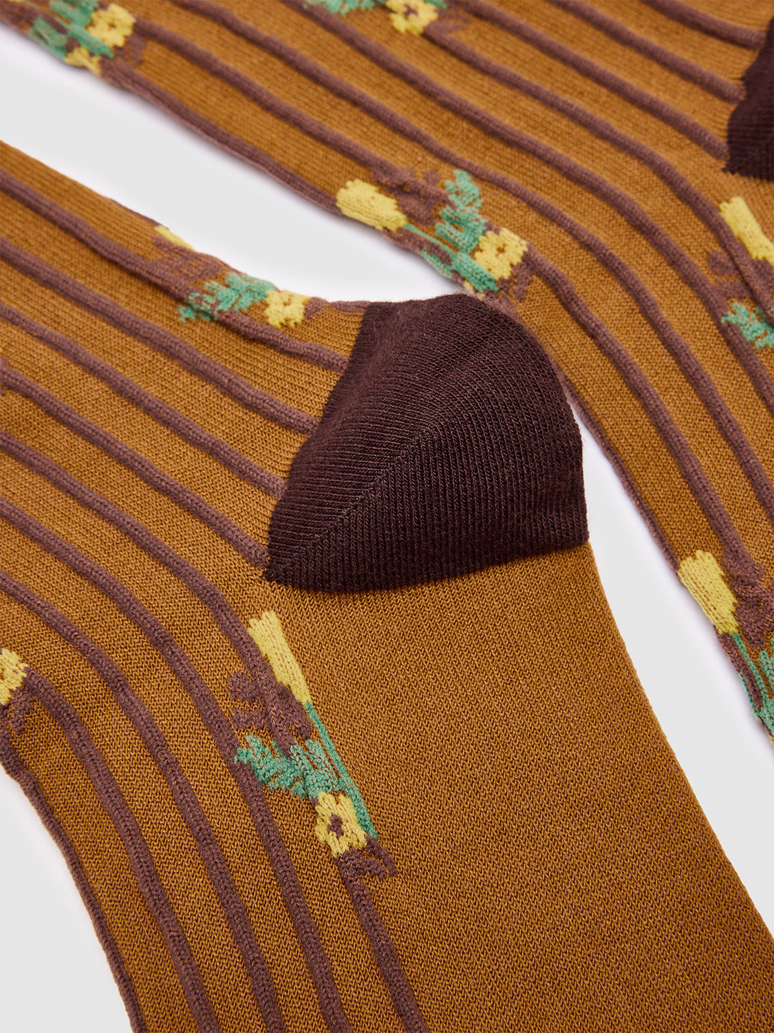 Contrast Frill Embroidered Socks