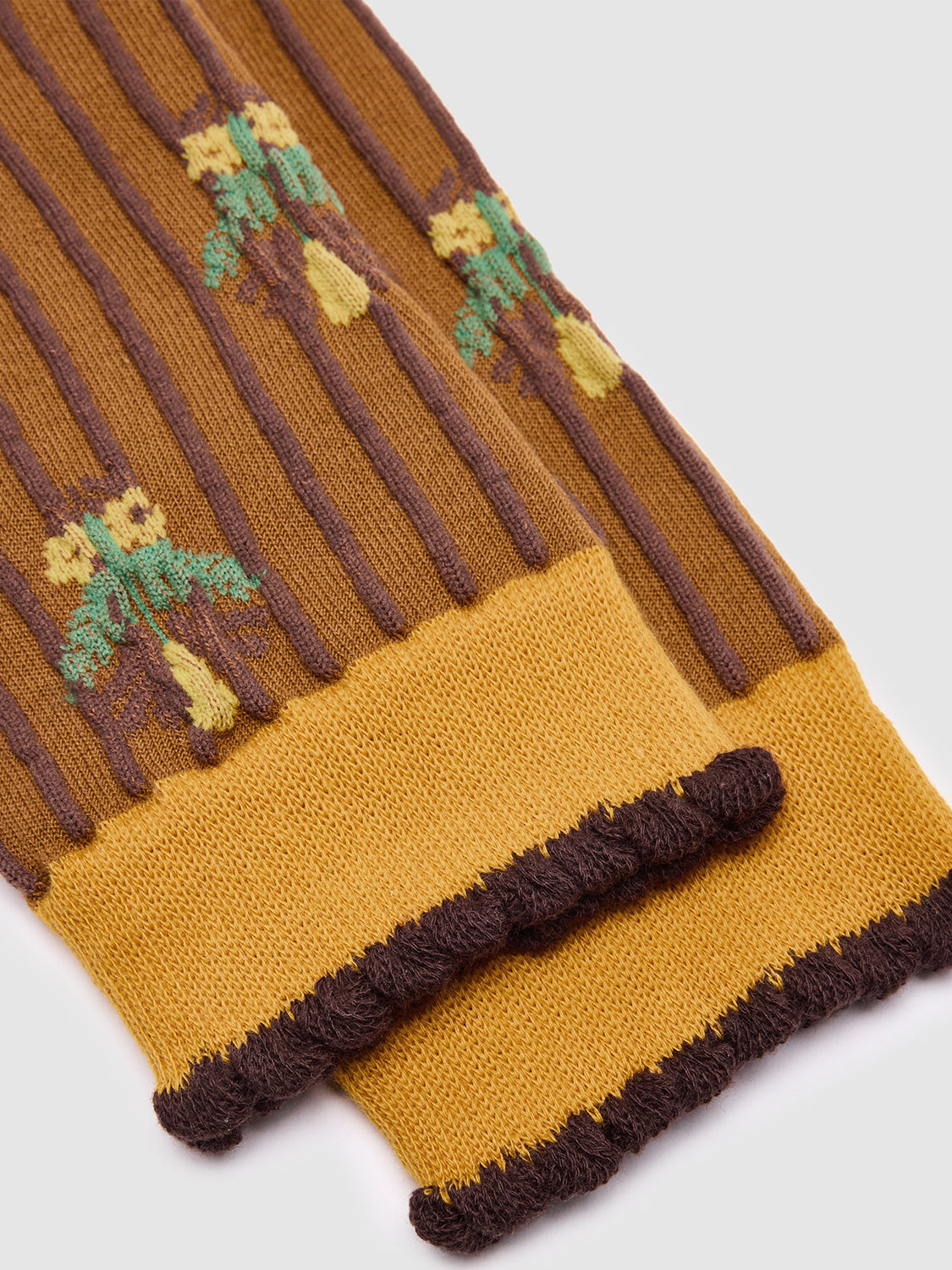 Contrast Frill Embroidered Socks