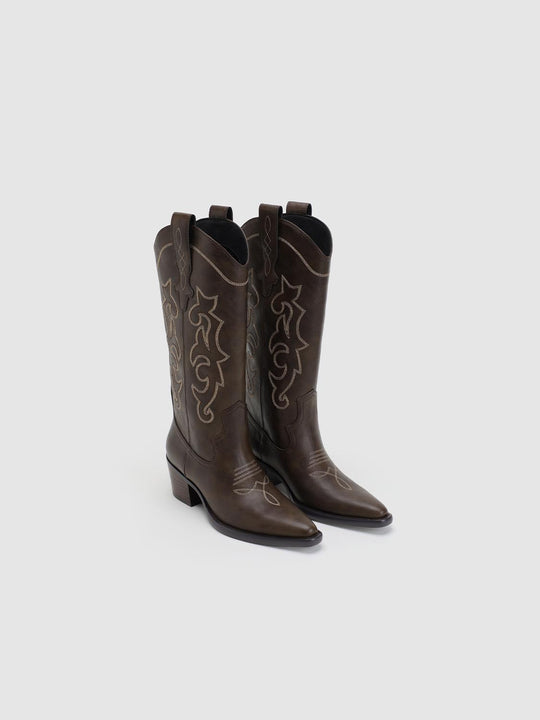 Embroidered Pointed Toe Western Boots