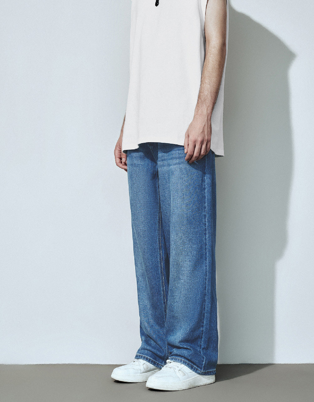 Loose Straight Jeans