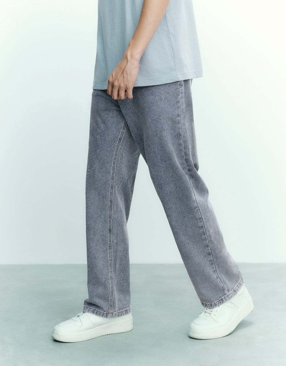 Loose Straight Jeans