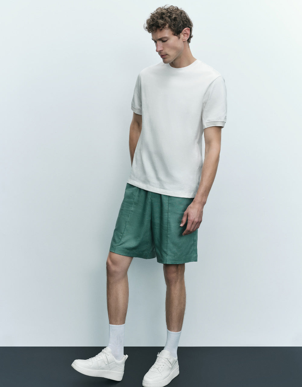 Straight Crew Neck Knitted T-Shirt