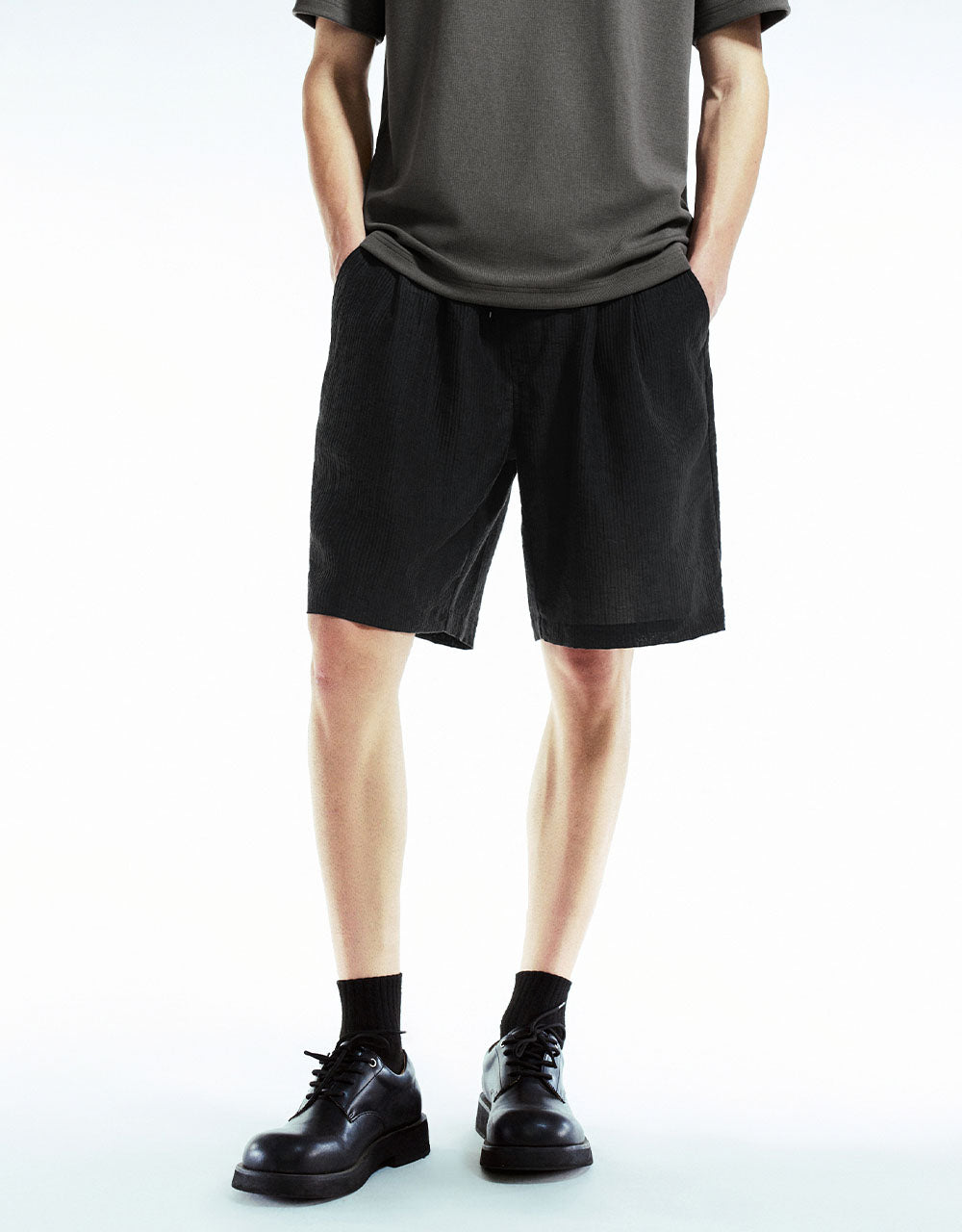 Drawstring Waist Loose Shorts