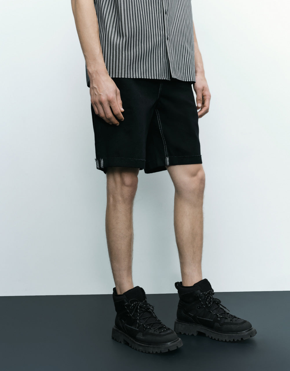 Pocket Detail Roll Up Hem Denim Shorts
