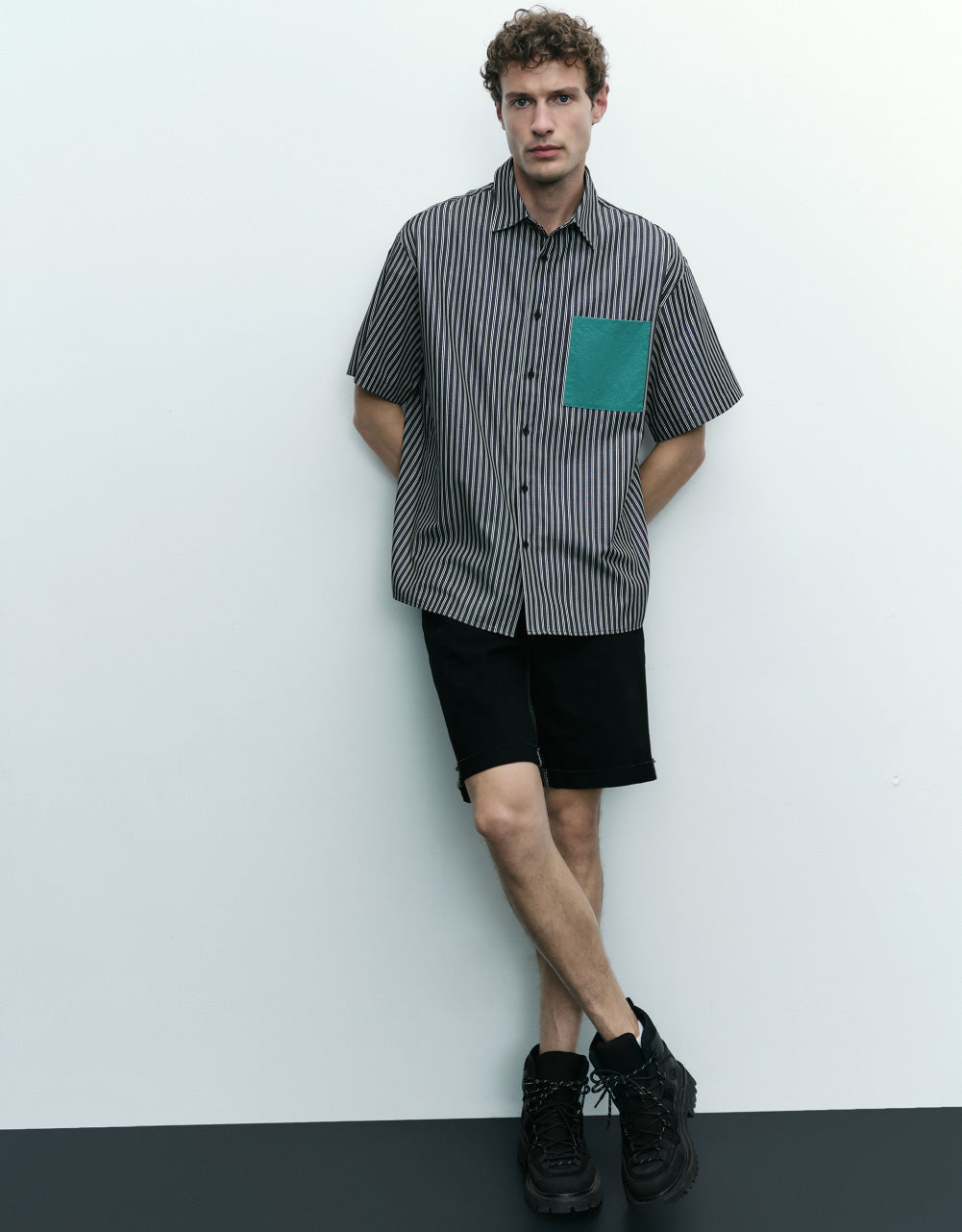 Pocket Detail Roll Up Hem Denim Shorts