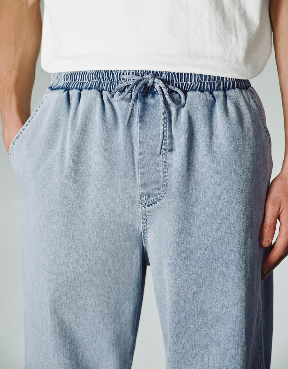 Drawstring Waist Low-Cut Uppers Jeans