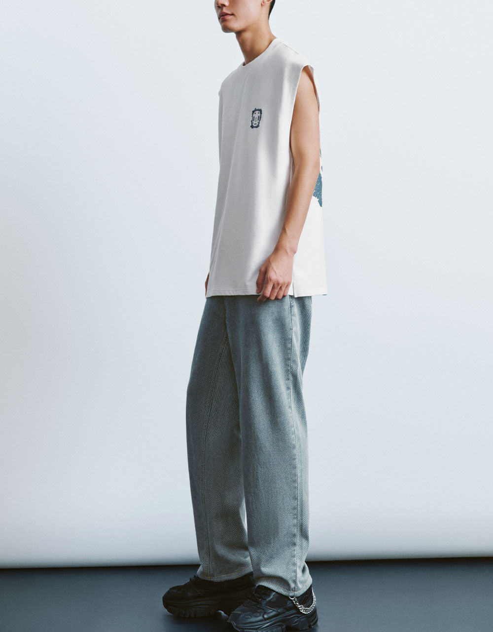 Wide-Leg Jeans