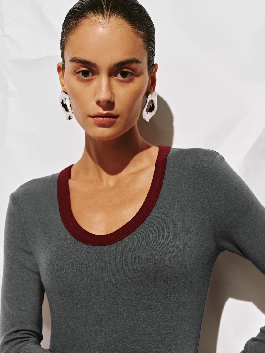 Scoop Neck Long Sleeve T-Shirts