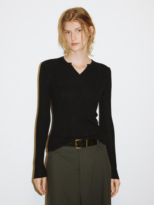 Fitted Textured Knit V-neck Long Sleeve Pullover