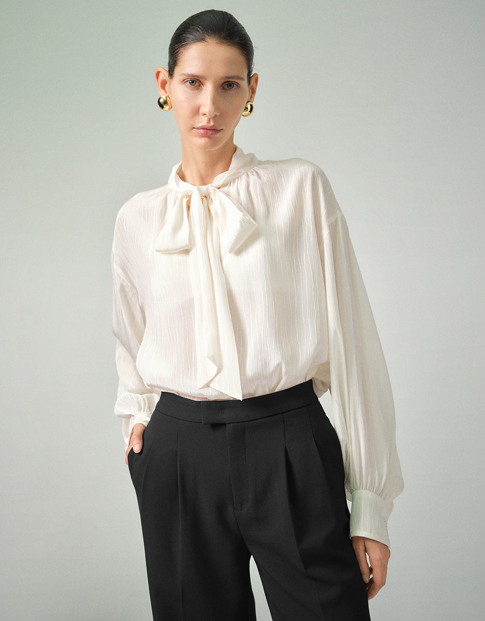 Bow Neck Overhead Shirt With Tie
