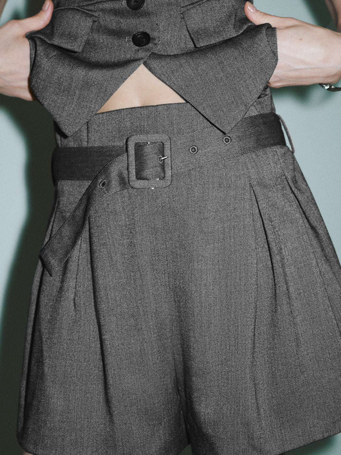 Glamor Loose Shorts With Belt
