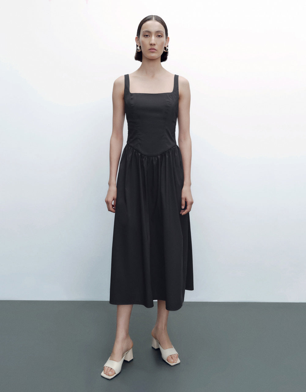 Sleeveless Square-cut Collar Skinny-Fit Dress