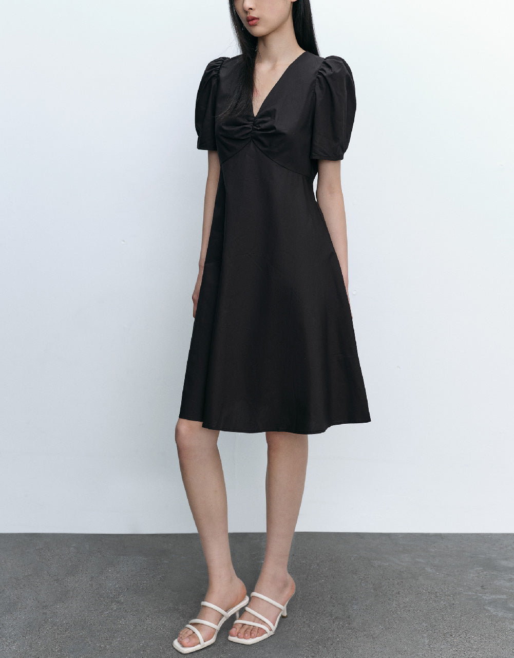 Short Sleeve V-Neck Skinny-Fit Dress