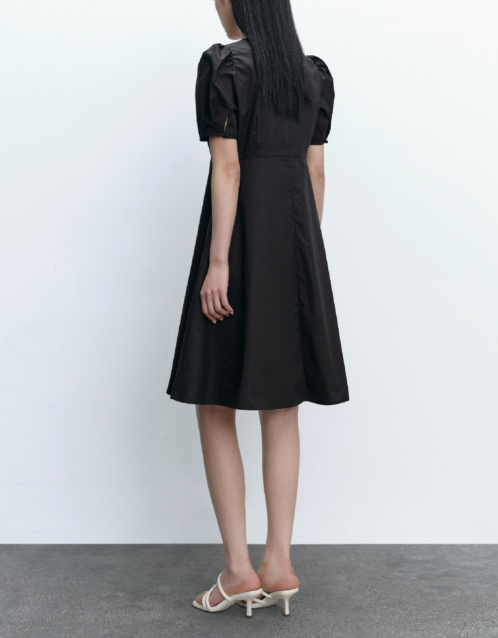 Short Sleeve V-Neck Skinny-Fit Dress
