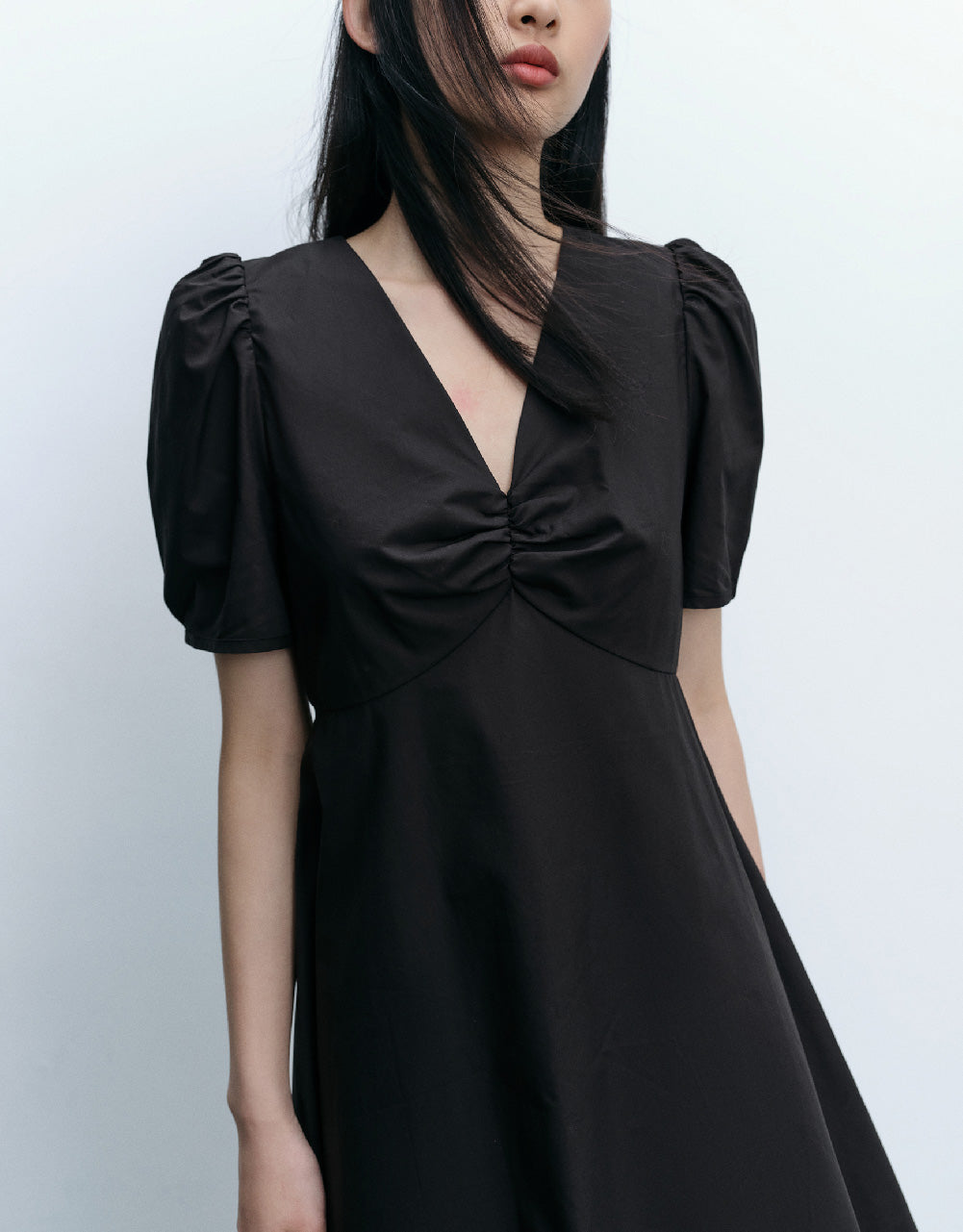 Short Sleeve V-Neck Skinny-Fit Dress