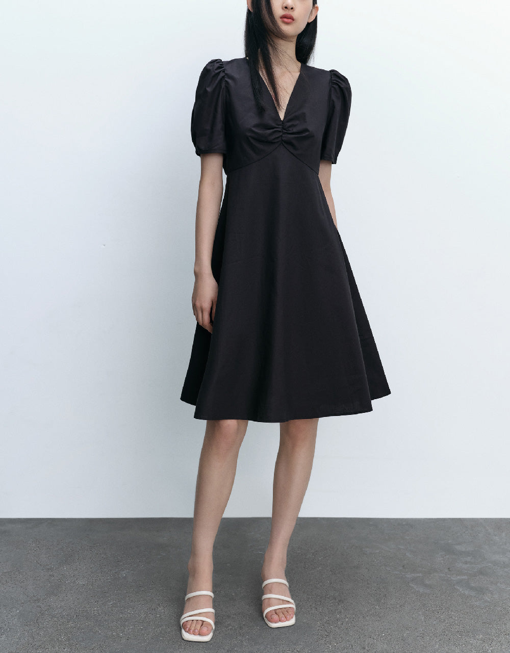 Short Sleeve V-Neck Skinny-Fit Dress