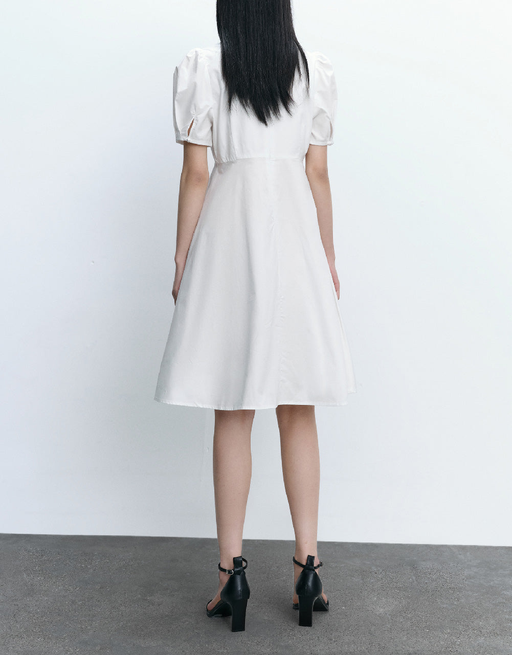 Short Sleeve V-Neck Skinny-Fit Dress