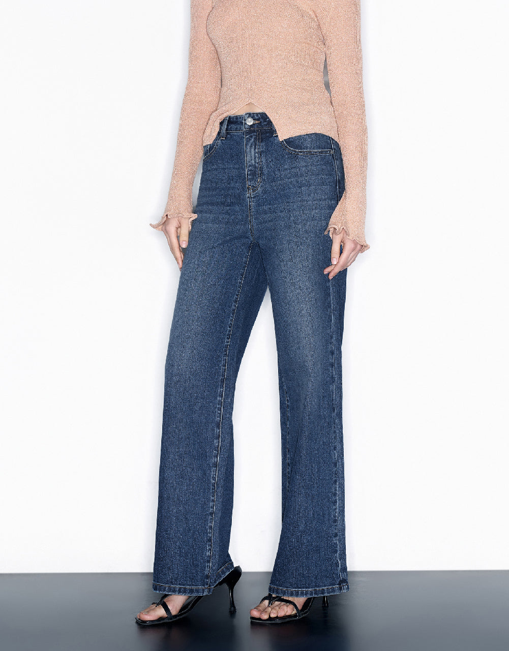 Wide-Leg Jeans
