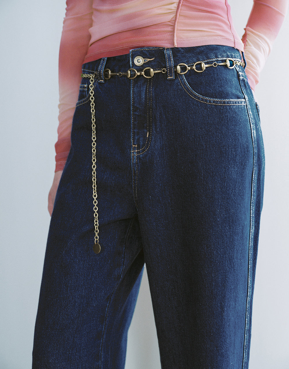 Wide-Leg Jeans With Chained Belt