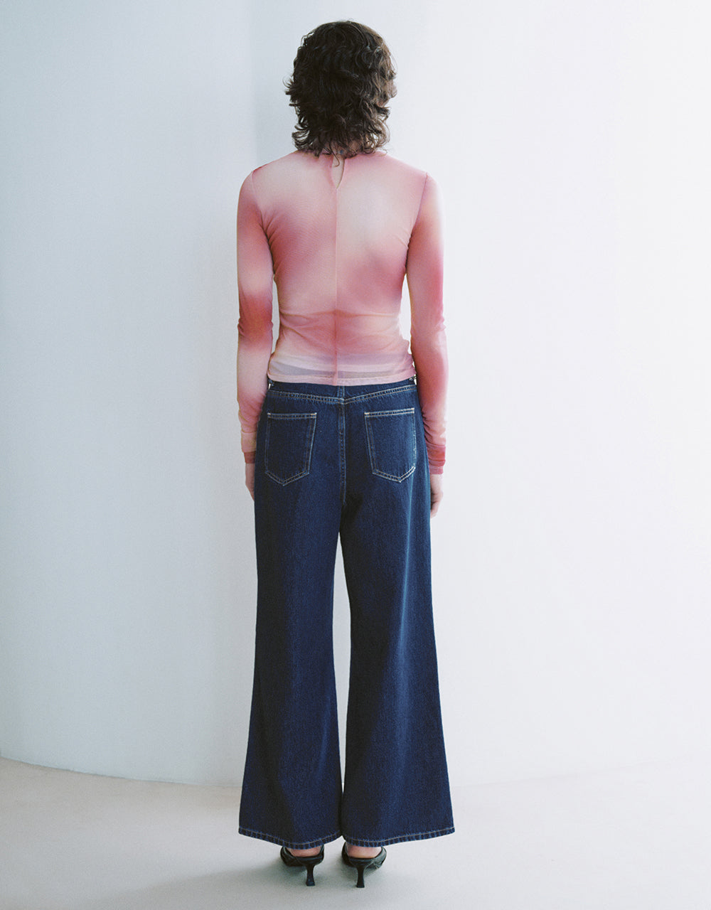 Wide-Leg Jeans With Chained Belt