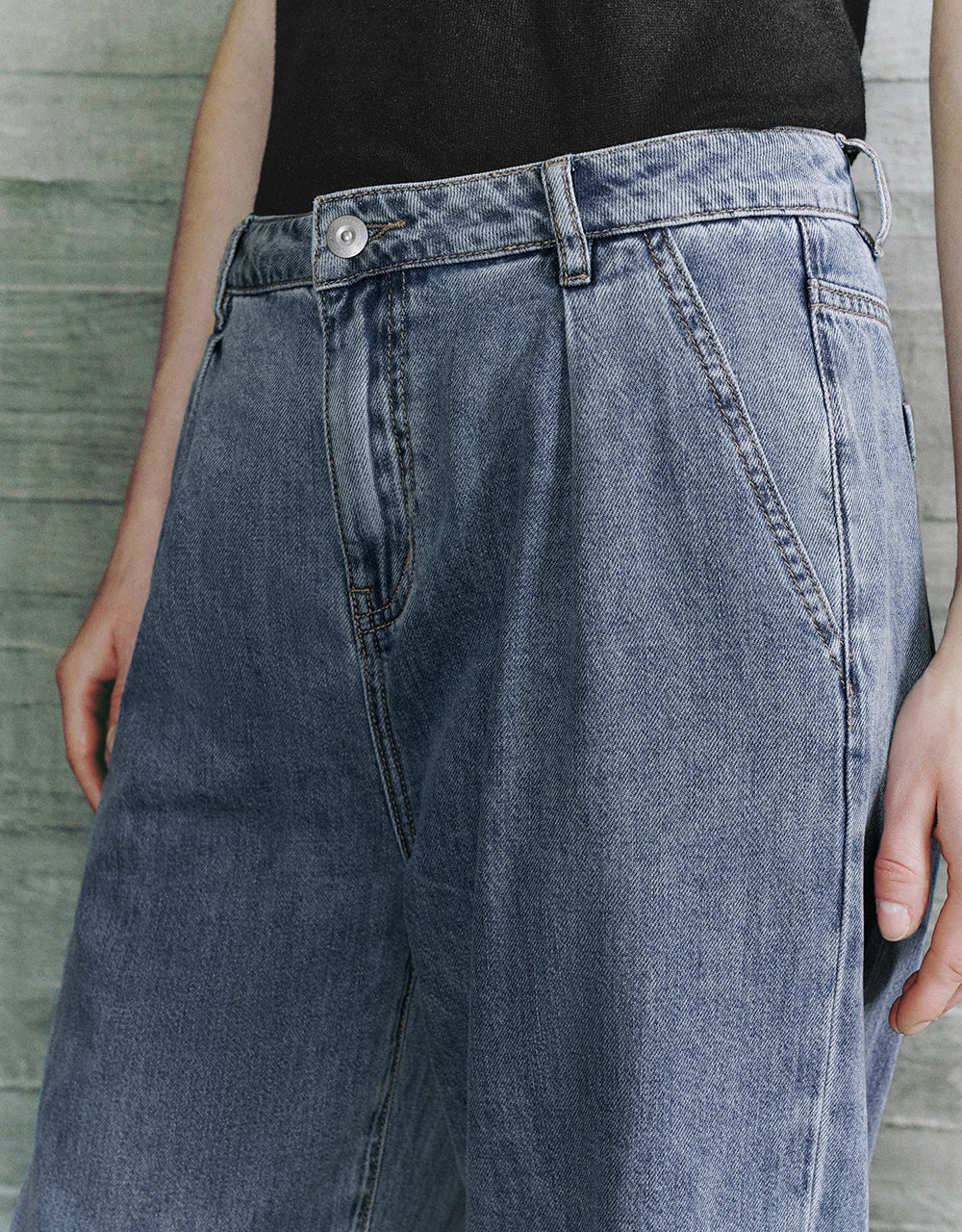 Wide-Leg Jeans