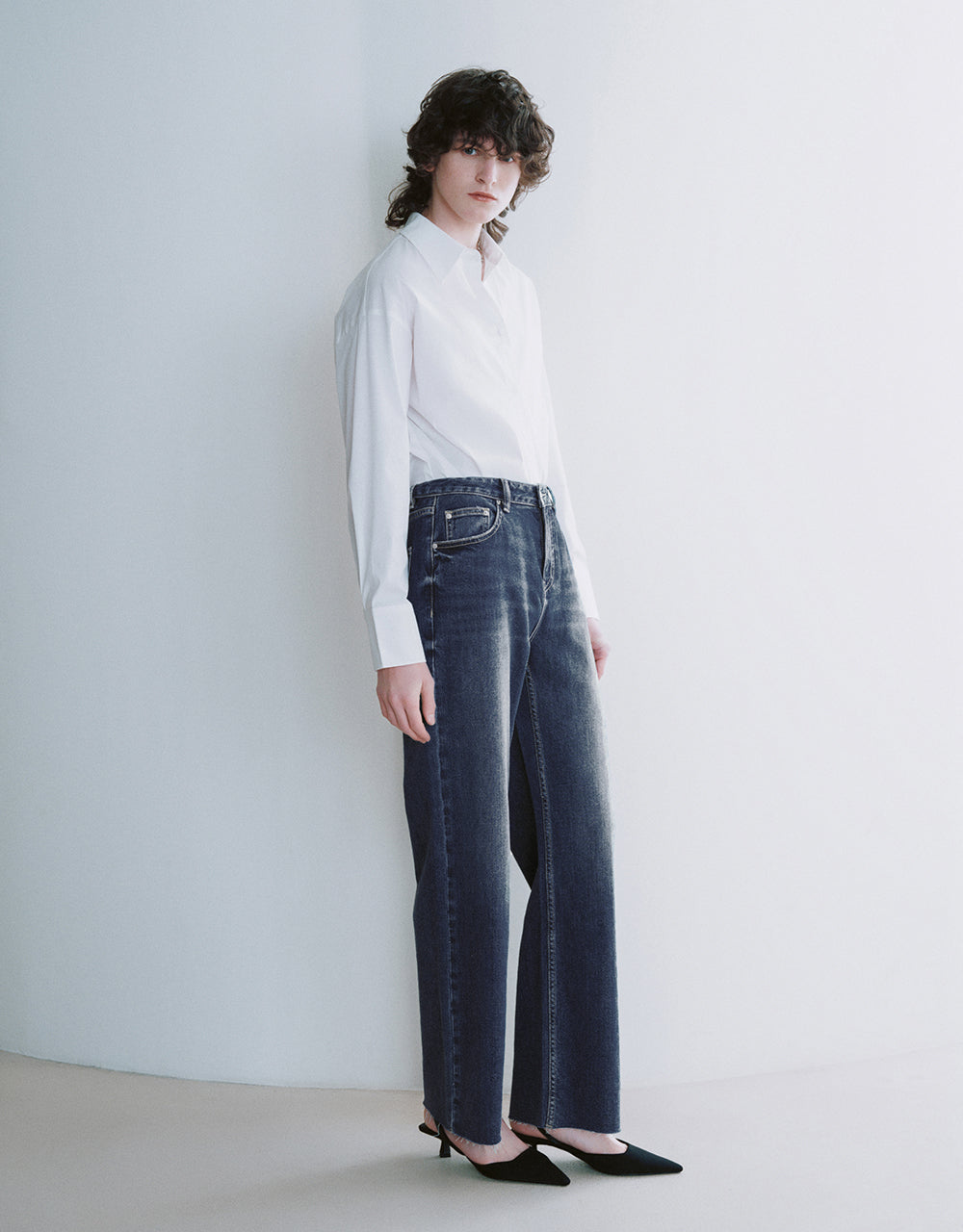 Wide-Leg Jeans