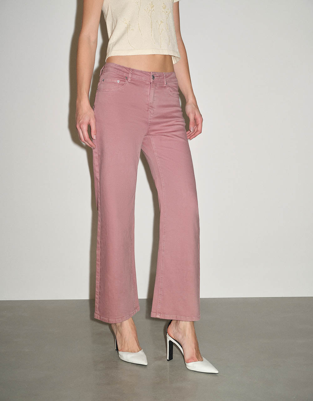 Wide-Leg Jeans