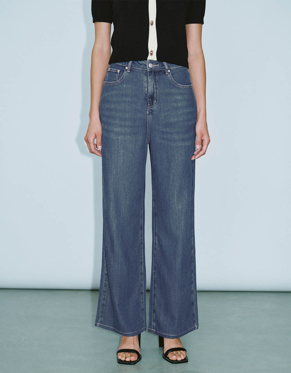 Wide-Leg Jeans