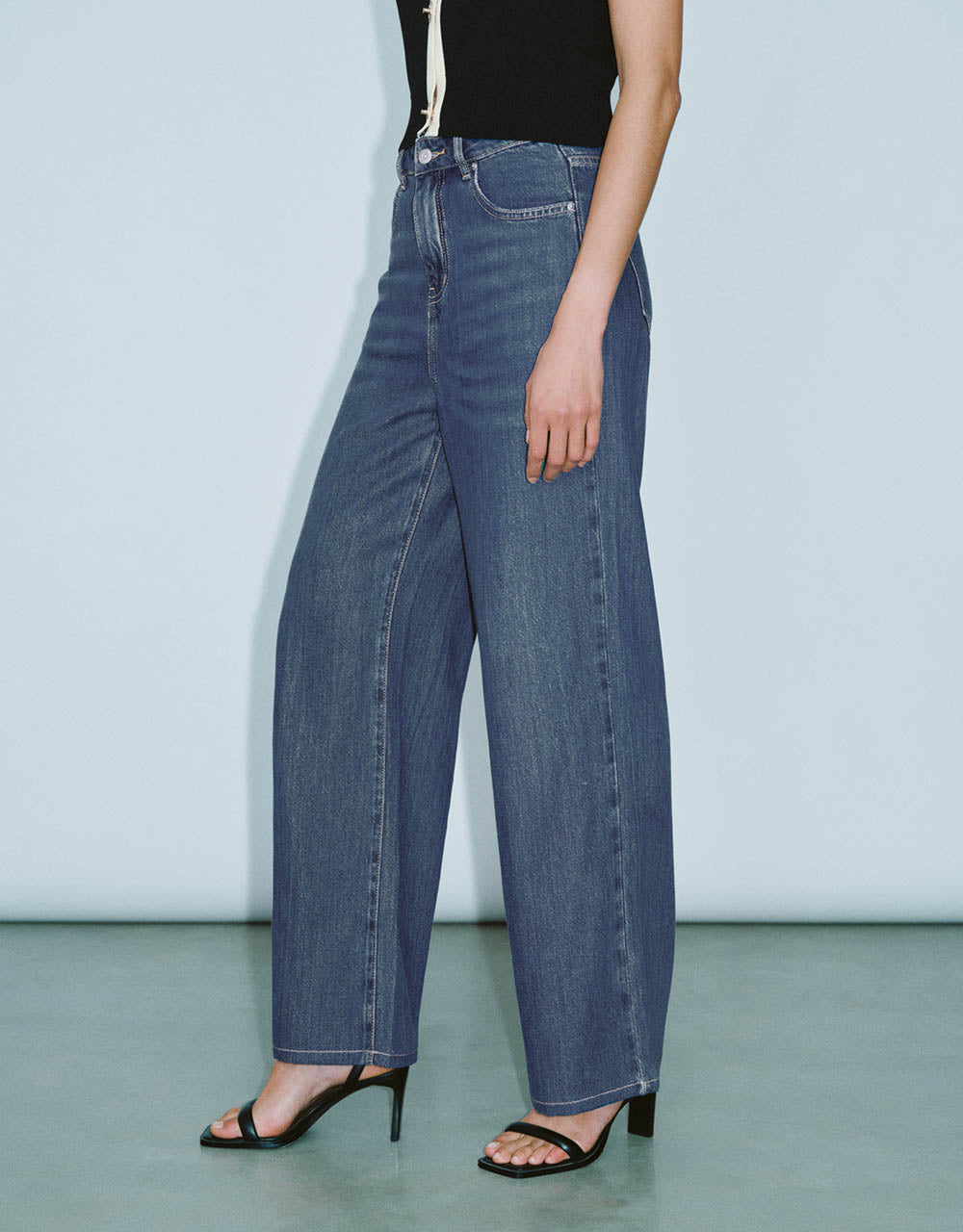 Wide-Leg Jeans