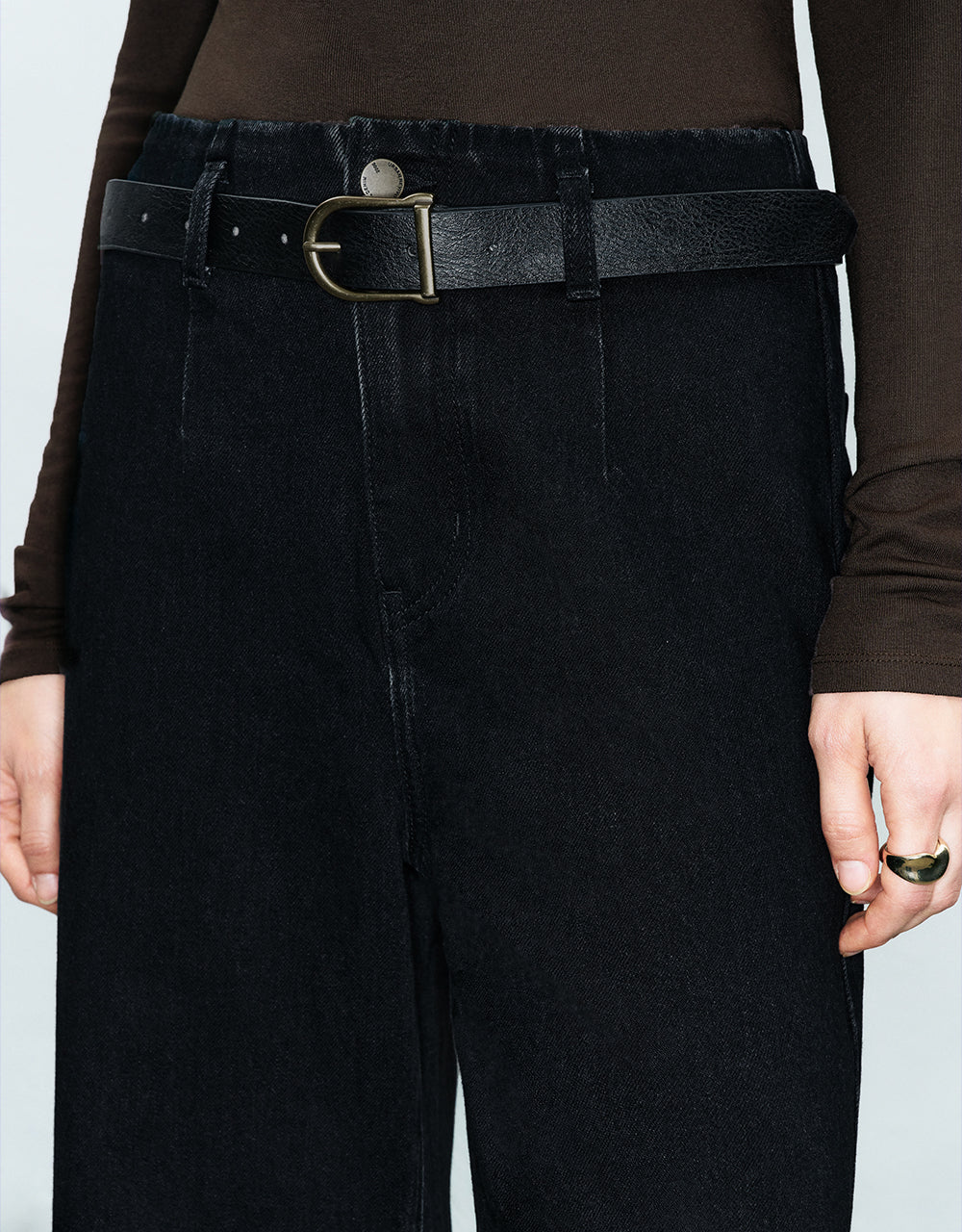 Straight Jeans With Belt