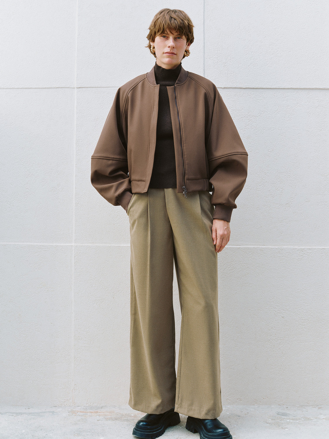 Leisure Wide-Leg Pants