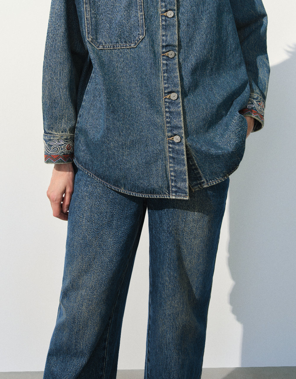 Wide-Leg Jeans