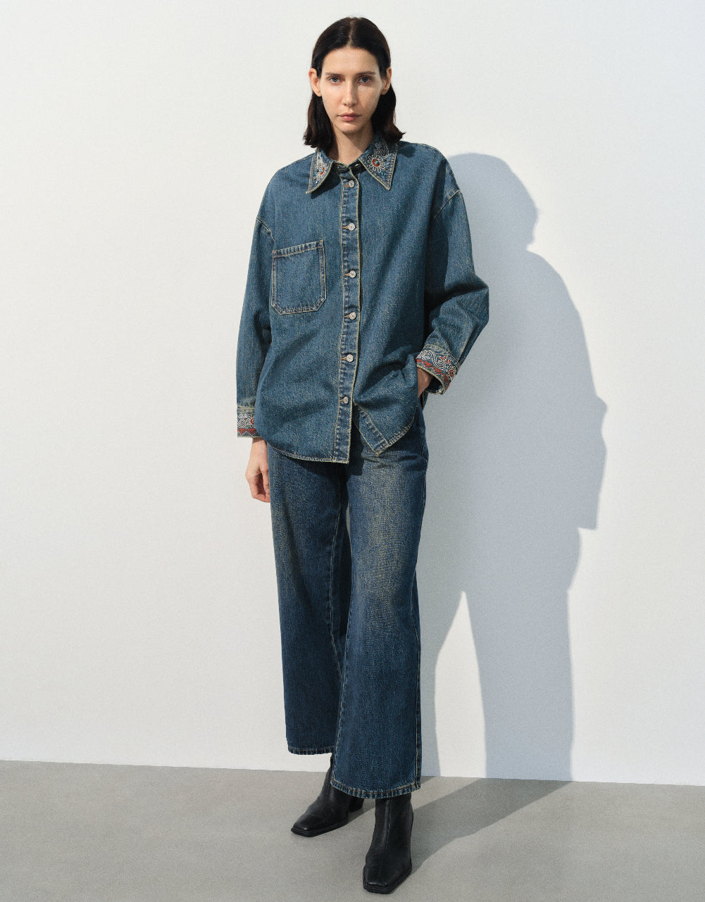 Wide-Leg Jeans