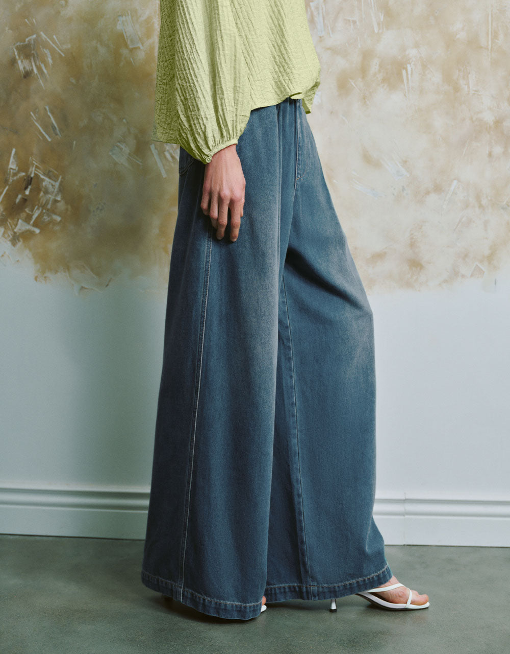 Elastic Waist Wide-Leg Jeans