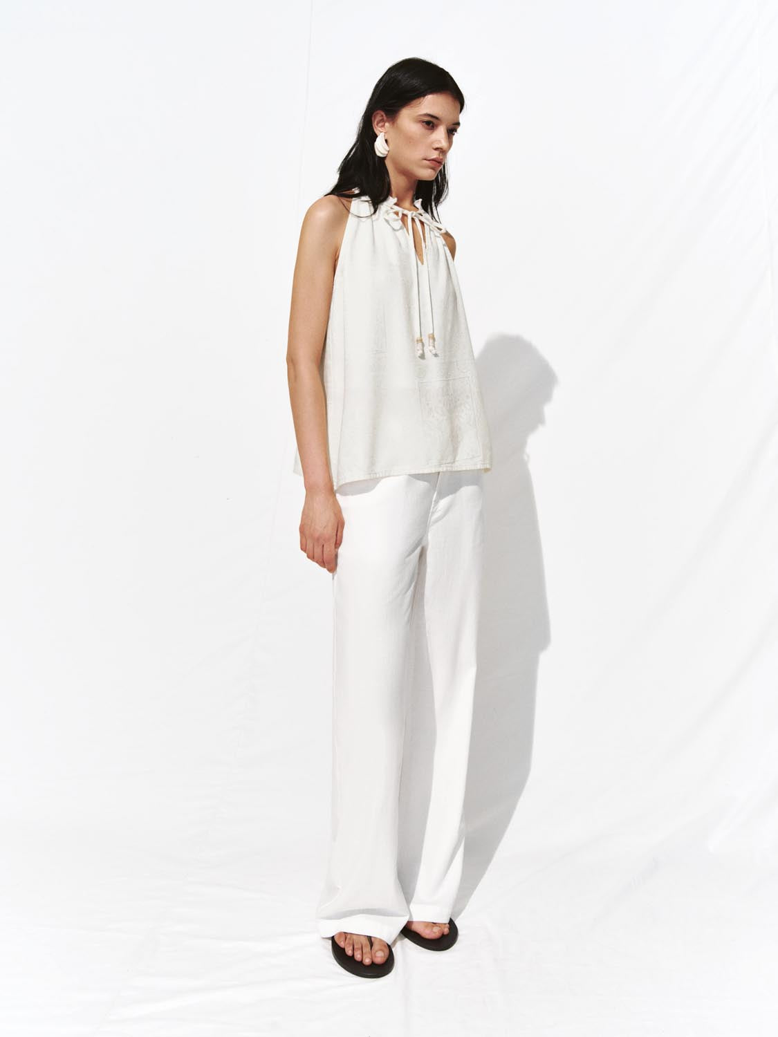 Tie Up Sleeveless Denim Shirts
