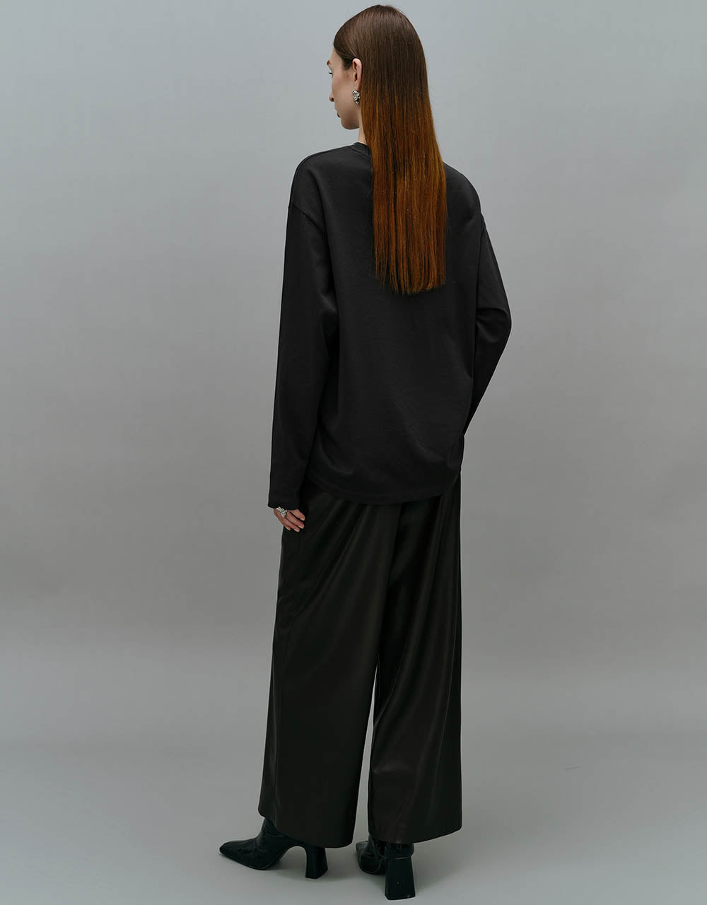 Crew Neck Loose T-Shirt With Necklace