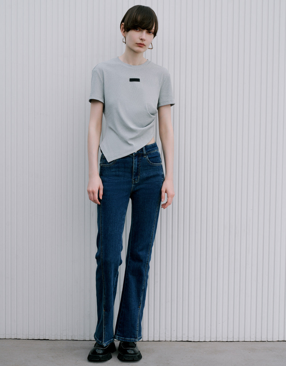 Asymmetric Label Décor T-Shirt